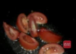 番茄香焖龙利鱼的做法图解3