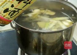 鲫鱼汤的做法图解5