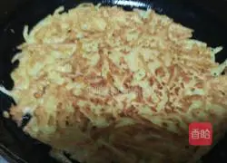 Illustration of how to make potato shredded cake 10