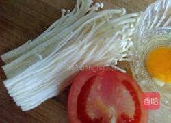 番茄金针菇蛋花汤的做法图解1