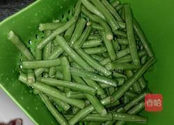 五花肉炒豆角的做法图解1