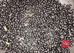 醋泡黑豆的做法图解1