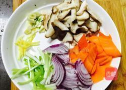 牛肉什锦炒面的做法图解2