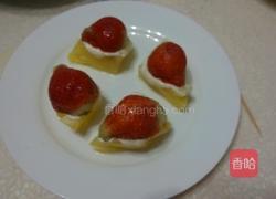 菠萝色拉酱草莓甜点的做法图解8