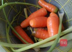 家常小炒胡萝卜的做法图解1