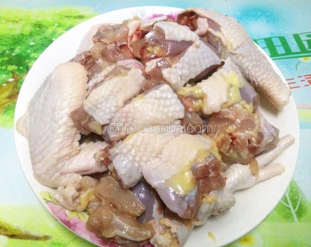 老鸡洗净切块.