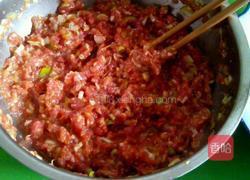 猪肉芹菜饺子的做法图解4