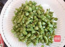 豆角炒腊肉的做法图解2