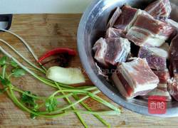 香辣牛肉的做法图解1