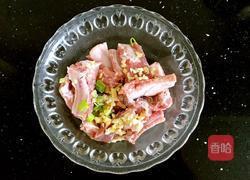 小米辣醬蒸排骨的做法圖解2