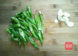 尖椒炒荷包蛋的做法图解2