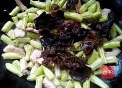 扁豆木耳烧肉的做法图解5