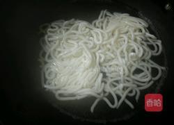 肉丝炒乌冬面的做法图解2