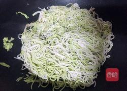 炒双色面的做法图解11