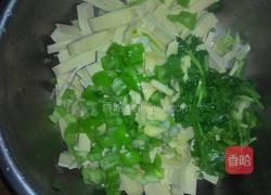凉拌豆皮的做法图解2