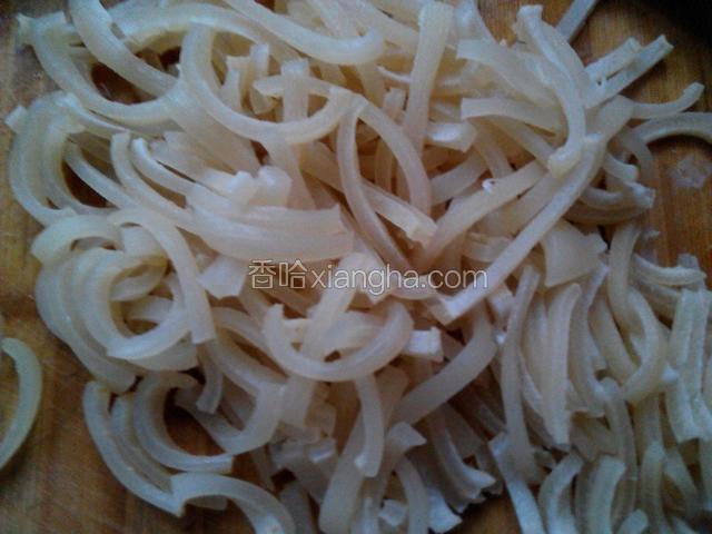 全部切成细丝。