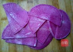 糖醋红心萝卜花的做法图解3