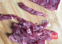 牛肉香菇炒芹菜的做法图解3