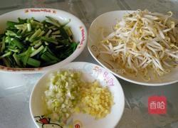 豆芽炒韭菜的做法图解1
