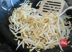 豆芽炒韭菜的做法图解2