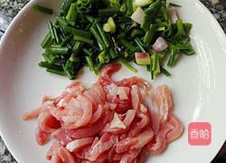 瘦肉炒平菇的做法图解2