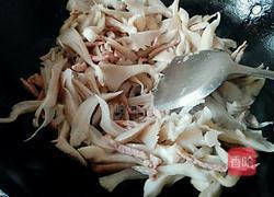 瘦肉炒平菇的做法图解4