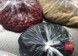 芝麻花生糖的做法图解1