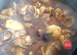 板栗香菇烧鸡的做法图解6