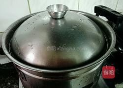 胡萝卜莲藕煲猪骨的做法图解4