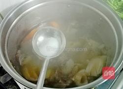 胡萝卜莲藕煲猪骨的做法图解5