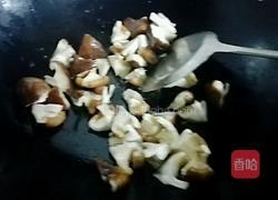 鲜冬菇炒西兰花的做法图解5