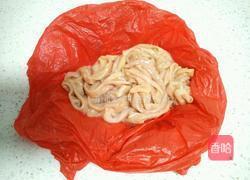 青椒炒鸭肠的做法图解1