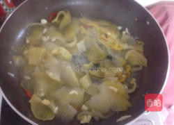 咸菜炒粉肠的做法图解9