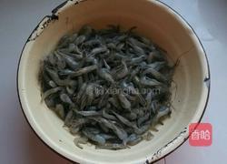 炸湖虾的做法图解1