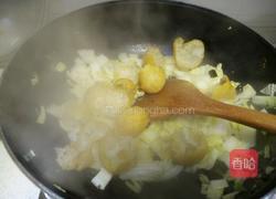 白菜炒油面筋的做法图解7