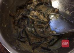 椒盐炸泥鳅的做法图解4