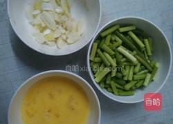 蒜薹炒鸡蛋的做法图解1