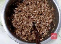 香菇白菜猪肉饺子馅的做法图解6