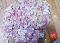 香菇白菜猪肉饺子馅的做法图解2