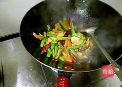 鸡脯肉炒四季豆的做法图解5