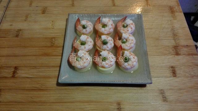 冷水上锅，开锅蒸4分钟取出