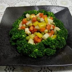 西兰花炒五丁的做法[图]