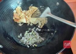 木耳鸡蛋炒黄瓜的做法图解4