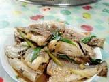 蒜苗焖鱼的做法[图]