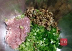 蒸煎鸡蛋饺的做法图解1