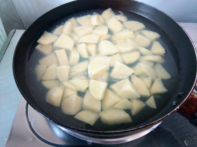 切片煮熟或蒸熟