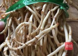 折耳根炒腊肉的做法图解1