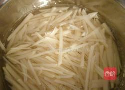 韭菜土豆丝的做法图解3