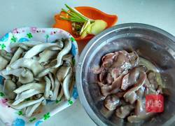 鸡菇腰片汤的做法图解1