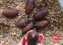 爆炒蚕蛹的做法图解1